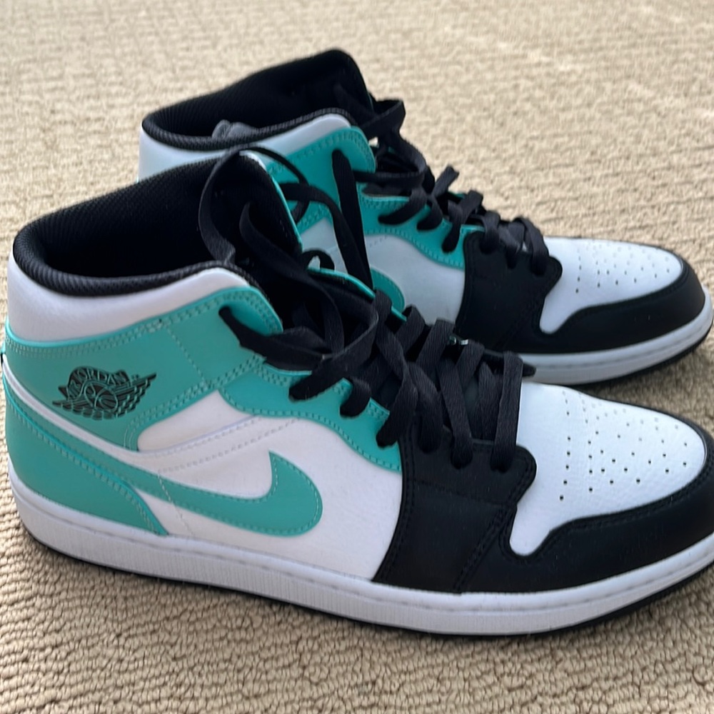 Air Jordan 1 Mid 11.5 Mens